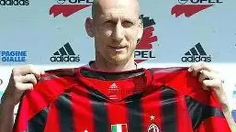 王曼昱获许昕盛赞：满分好评！