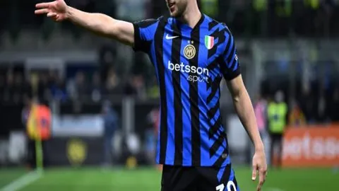 状态很好当前10连胜 副班长能否再演逼平戏码